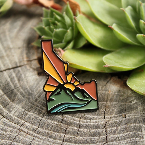 Lost little things - Idaho mountain enamel pin